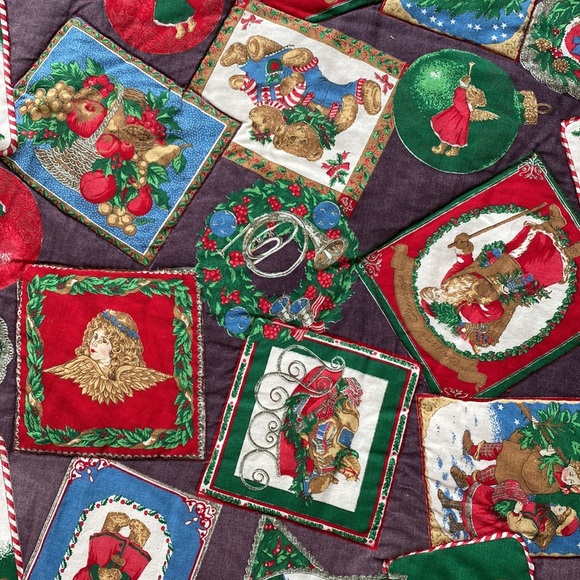 Handmade Foldable Christmas blanket/pillow with dual purpose - Picture 4 of 12